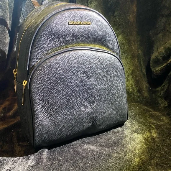 Michael Kors | Bags | Brand New Mk Backpack With Tags | Poshmark display picture 1